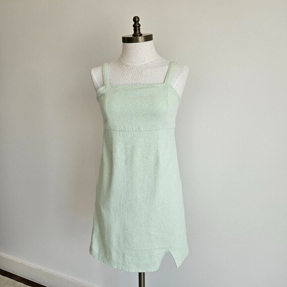 Light Green Sleeveless Dress - Picture 1 of 4